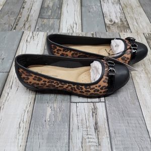 Flats Buckle Toe Memory Foam Size (6) Leopard/Black
